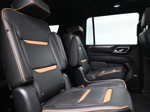 Used 2022 GMC Yukon XL AT4 image 12