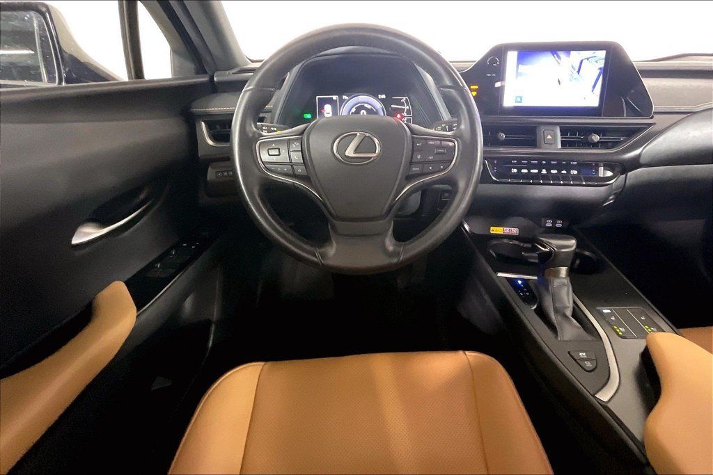 Used 2024 Lexus UX 250h FWD w/ Premium Package image 4