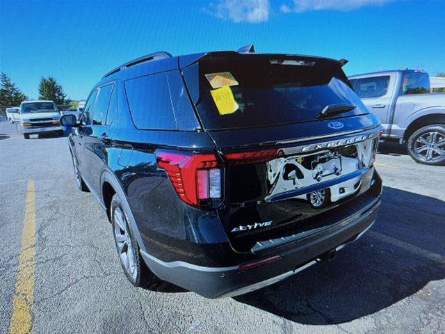 Certified 2025 Ford Explorer Active w/ Active Comfort Package AWD/4WD image 3