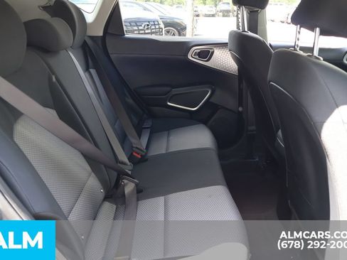 Used 2025 Kia Soul LX w/ LX Technology Package FWD image 22