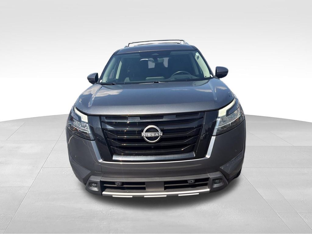 Used 2023 Nissan Pathfinder Platinum w/ Lighting Package (N93) AWD/4WD image 9