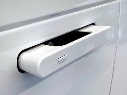 Used 2025 Land Rover Range Rover Long Wheelbase SE image 20