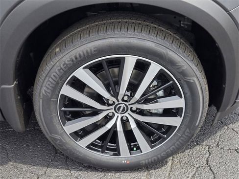 New 2025 Nissan Pathfinder Platinum w/ Black Appearance Package image 18