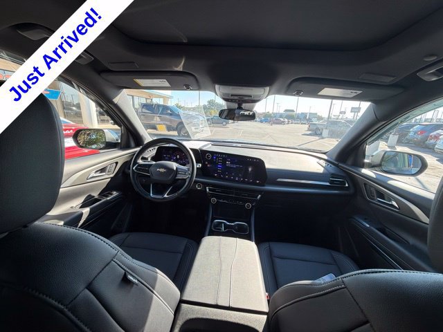 Used 2025 Chevrolet Traverse LT w/ Sun and Wheel Package FWD image 35