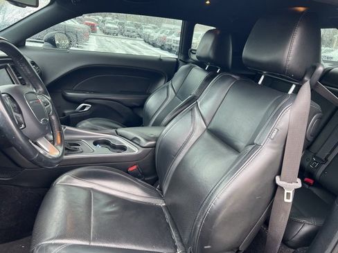 Used 2018 Dodge Challenger GT image 4