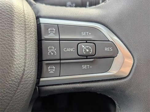 Used 2024 Jeep Compass Limited image 12