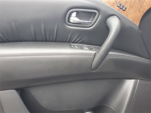 Used 2023 Nissan Armada SL w/ Captain's Chairs Package image 15