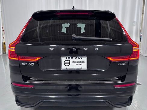 Certified 2023 Volvo XC60 B5 Plus w/ Climate Package AWD/4WD image 7
