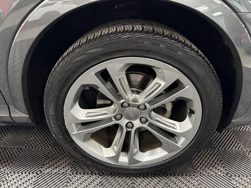 Used 2018 Audi Q3 2.0T Premium w/ Convenience Package FWD image 18