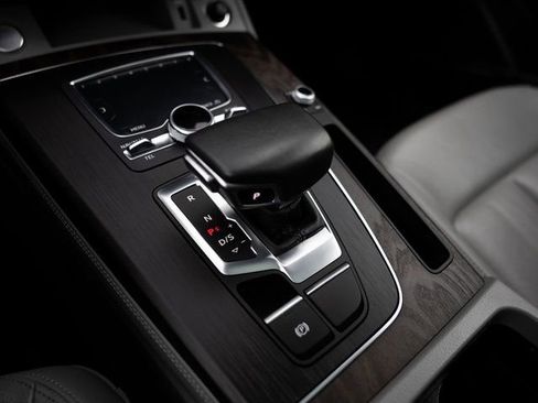 Used 2019 Audi Q5 Prestige w/ Prestige Package image 22