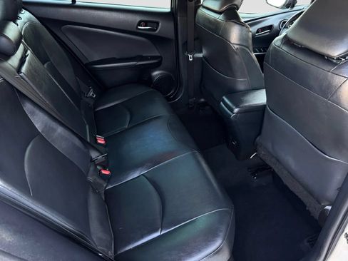 Used 2018 Toyota Prius Three Touring FWD image 20