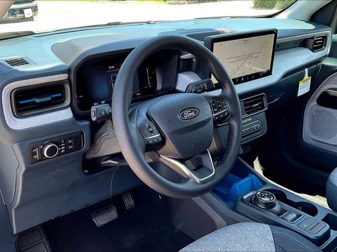 New 2025 Ford Maverick XLT image 8