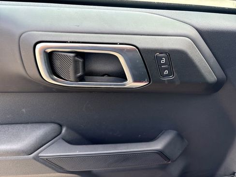 New 2025 Ford Bronco Badlands image 16