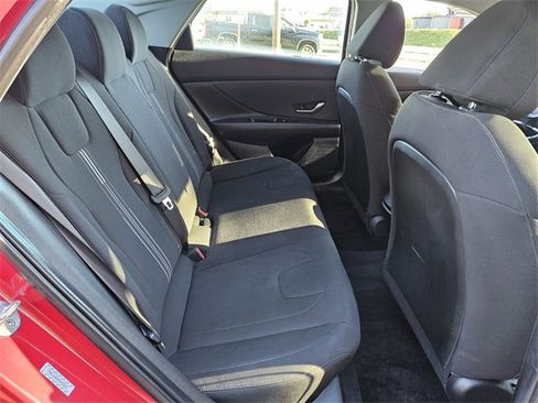 Used 2023 Hyundai Elantra SEL w/ Convenience Package image 13