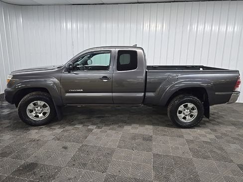 Used 2015 Toyota Tacoma 4x4 Access Cab w/ SR5 Package image 5