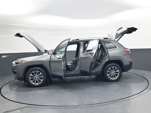 Used 2020 Jeep Cherokee Latitude Plus w/ Comfort/Convenience Group image 45