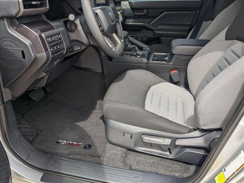 New 2025 Toyota 4Runner 4WD image 4