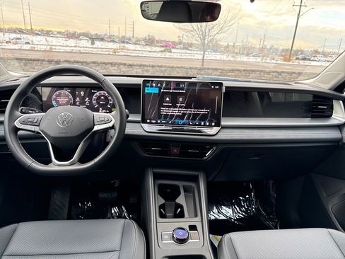 New 2026 Volkswagen Tiguan SE image 21