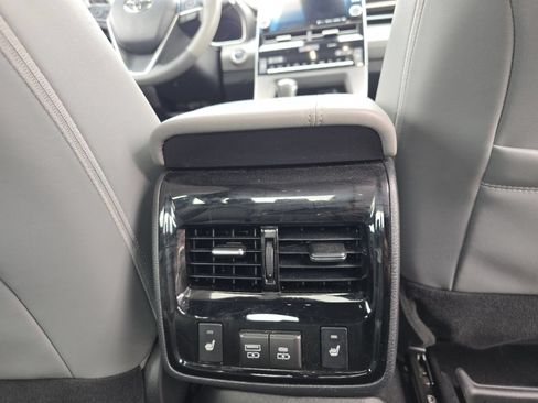 Used 2022 Toyota Avalon Limited w/ Advanced Safety Package FWD image 26