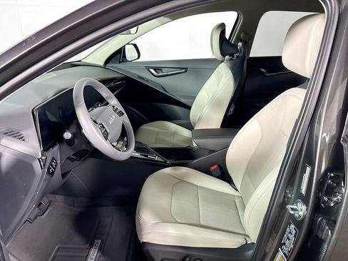 New 2025 Kia Niro EX image 25