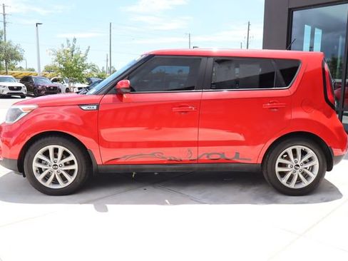 Used 2017 Kia Soul + FWD image 7