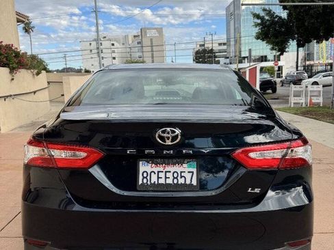 Used 2018 Toyota Camry LE FWD image 4