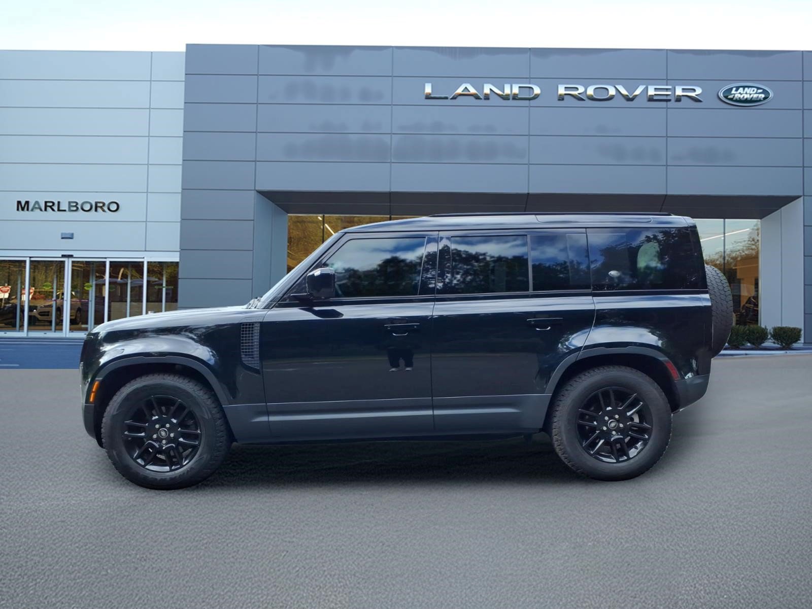 Certified 2023 Land Rover Defender 110 S AWD/4WD image 6