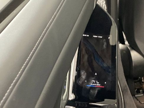 Used 2024 BMW 760i xDrive image 31