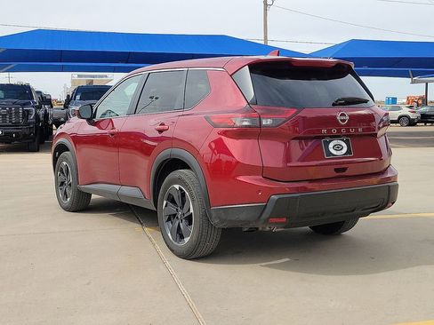 Used 2025 Nissan Rogue SV FWD image 3