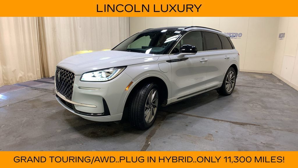 Used 2025 Lincoln Corsair Grand Touring w/ Towing Package AWD/4WD image 44