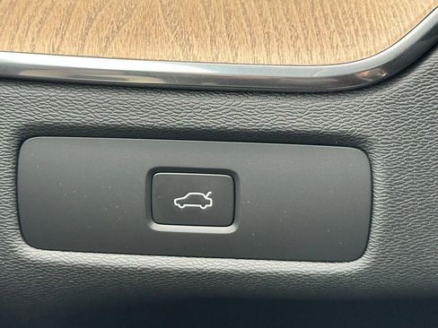 New 2026 Volvo XC60 B5 Plus w/ Protection Package Premier image 22
