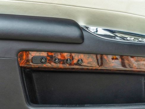 Used 2015 Rolls-Royce Ghost image 36