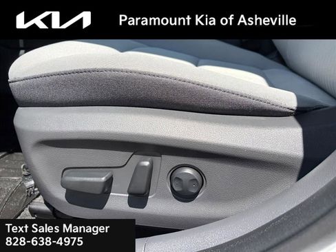 Used 2022 Hyundai Ioniq SE FWD image 17