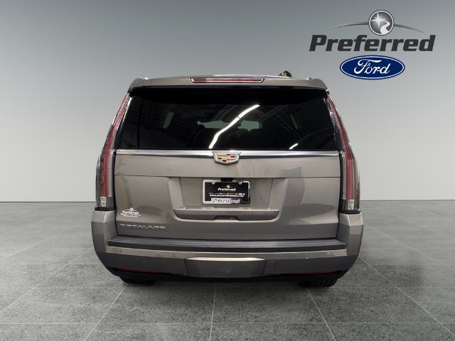 Used 2018 Cadillac Escalade Luxury AWD/4WD image 26