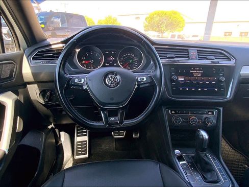 Used 2020 Volkswagen Tiguan SE R-Line image 6