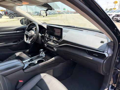 Used 2023 Nissan Altima 2.5 SR w/ SR Premium Package AWD/4WD image 22