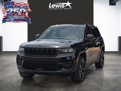 Used 2024 Jeep Grand Cherokee Altitude AWD/4WD image 1