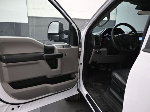 Certified 2021 Ford F450 XL w/ Power Equipment Group image 16