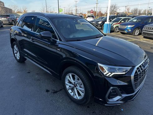 Used 2025 Audi Q3 2.0T Premium image 8