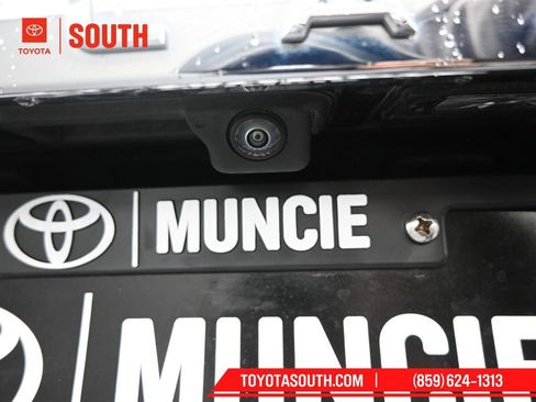 Used 2024 Volkswagen Atlas Cross Sport SE FWD image 39