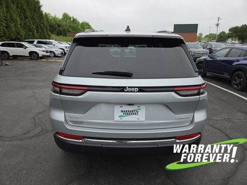 Used 2024 Jeep Grand Cherokee Laredo w/ Luxury Tech Group I AWD/4WD image 6