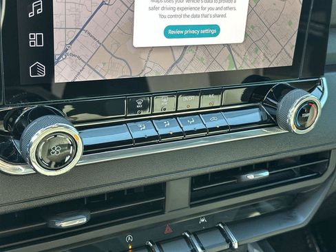 Used 2024 Chevrolet Colorado Trail Boss w/ Technology Package image 28