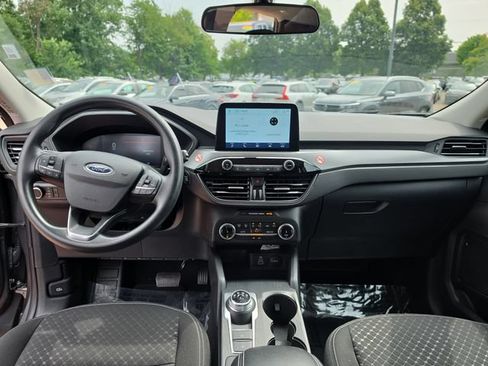 Used 2025 Ford Escape Active AWD/4WD image 12