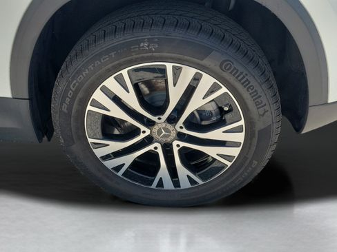 Certified 2025 Mercedes-Benz GLA 250 image 29