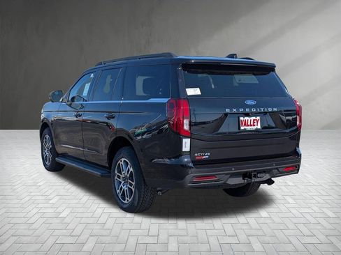 New 2026 Ford Expedition Active image 8