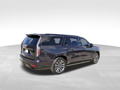 Used 2023 Cadillac Escalade ESV Sport Platinum image 4