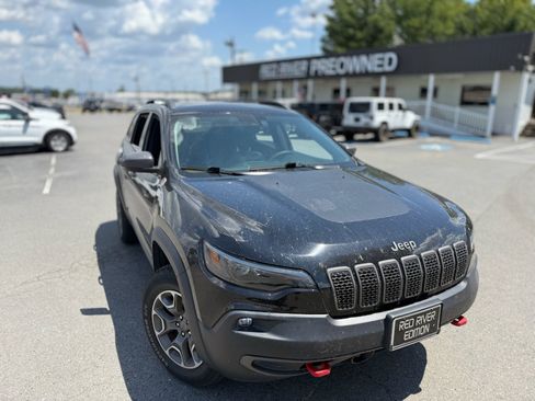 Used 2021 Jeep Cherokee Trailhawk AWD/4WD image 13