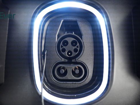 Used 2024 GMC Sierra EV Denali AWD/4WD image 11