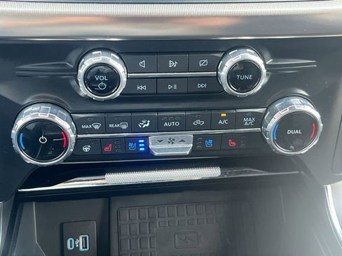 Used 2022 Ford F150 Raptor w/ Equipment Group 801A High AWD/4WD image 19