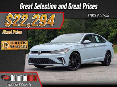 Used 2025 Volkswagen Jetta SE w/ Sunroof Package